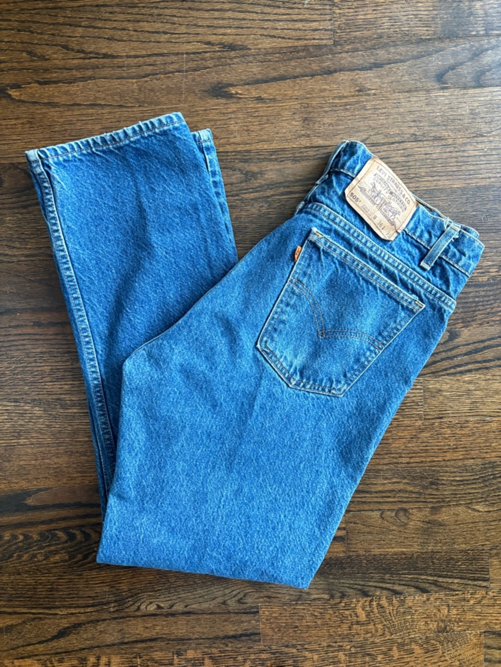 Vintage 90’s Levi’s 505 Medium Wash Regular Fit Straight Leg Jeans 36x31